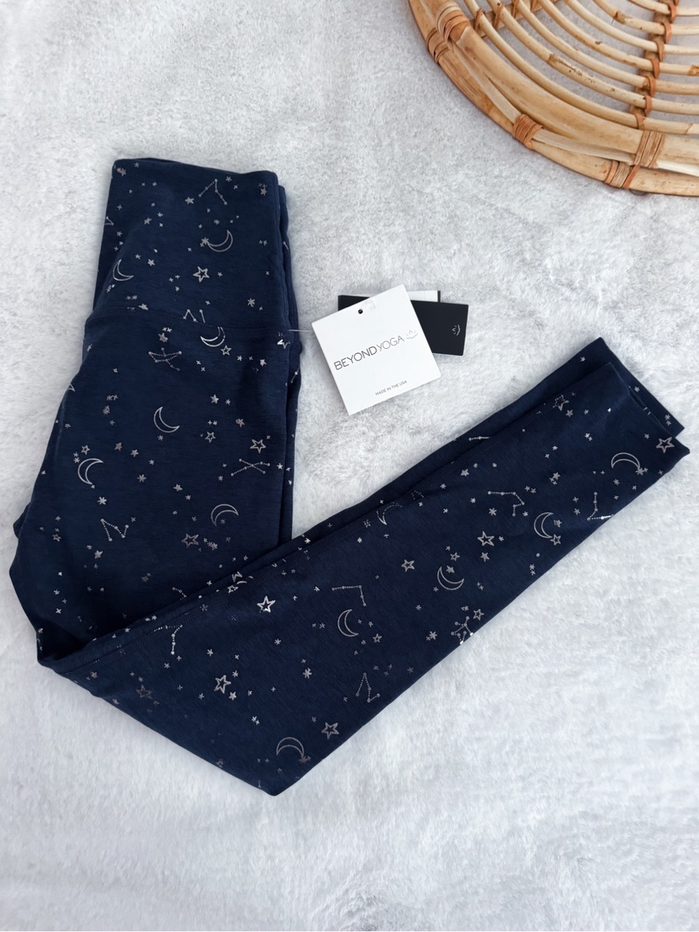 Beyond Yoga Softshine High Waisted Midi Leggings Navy Constellation Cosmic NWT S - Picture 3 of 14